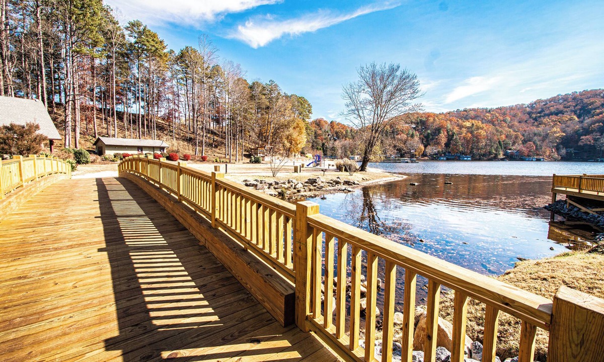 Lake Lure Apartment | Mountain Loft Resort