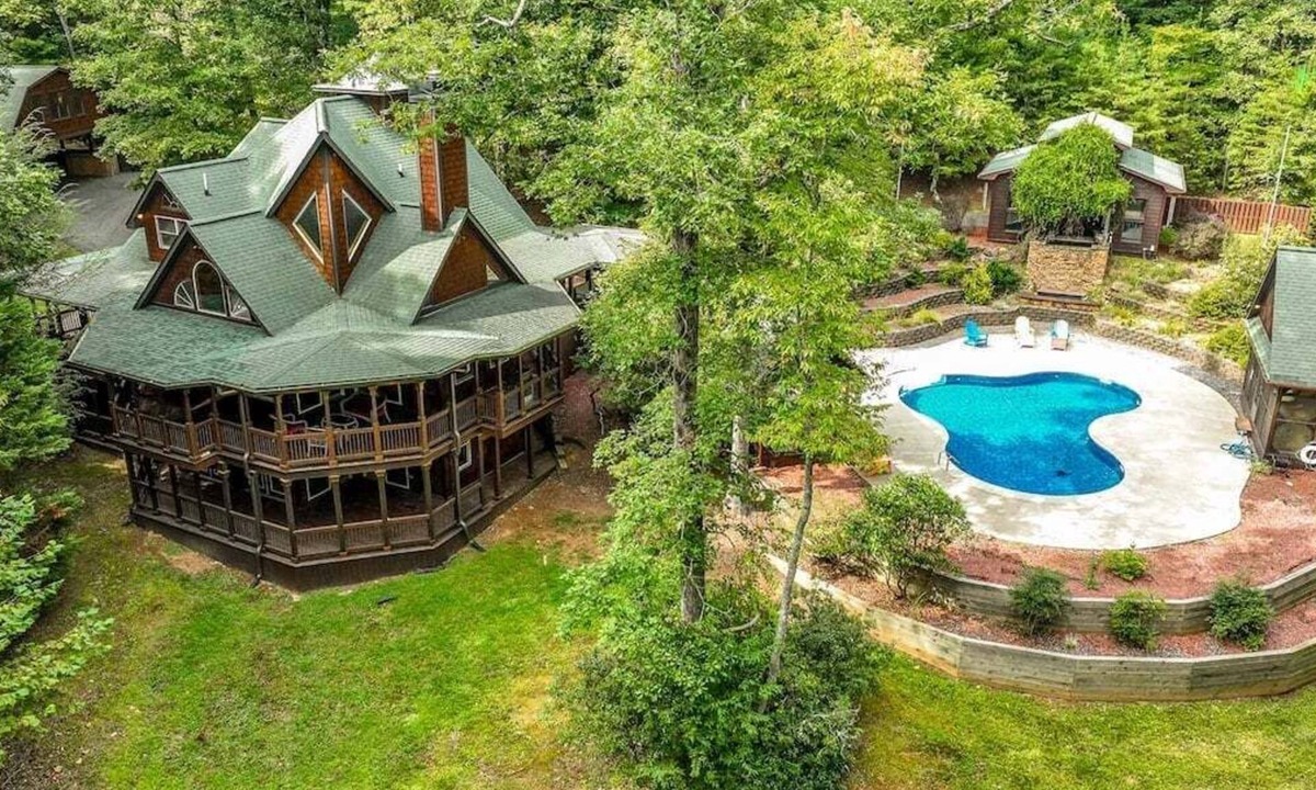 Epworth Cabin | Mountain Pooladise | Blue Ridge, Ga