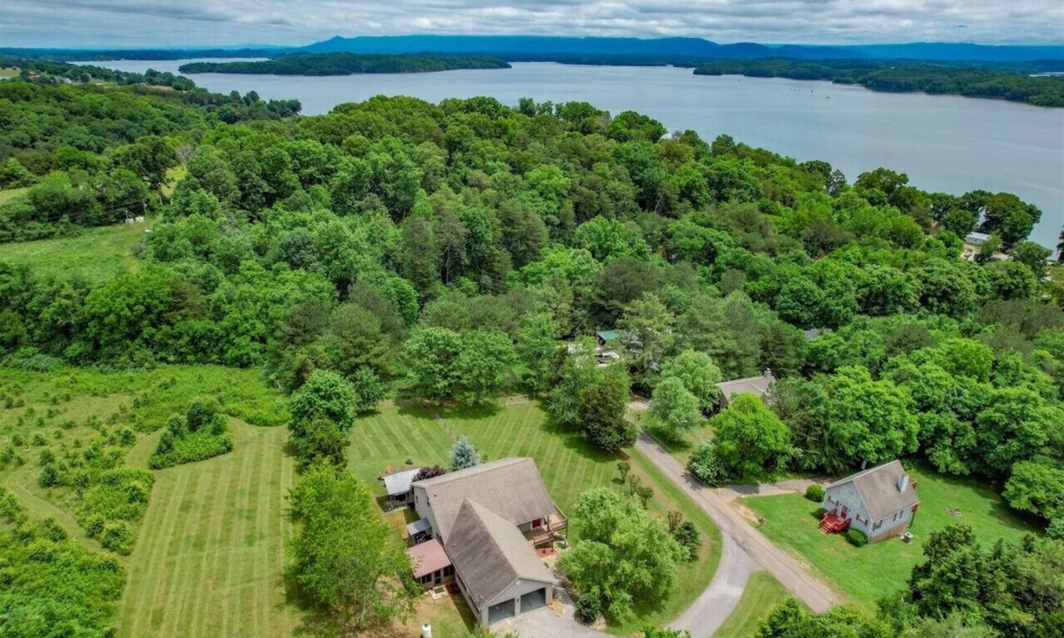 Dandridge House | Mountain View Lake House | Hot Tub, Theater, Pets