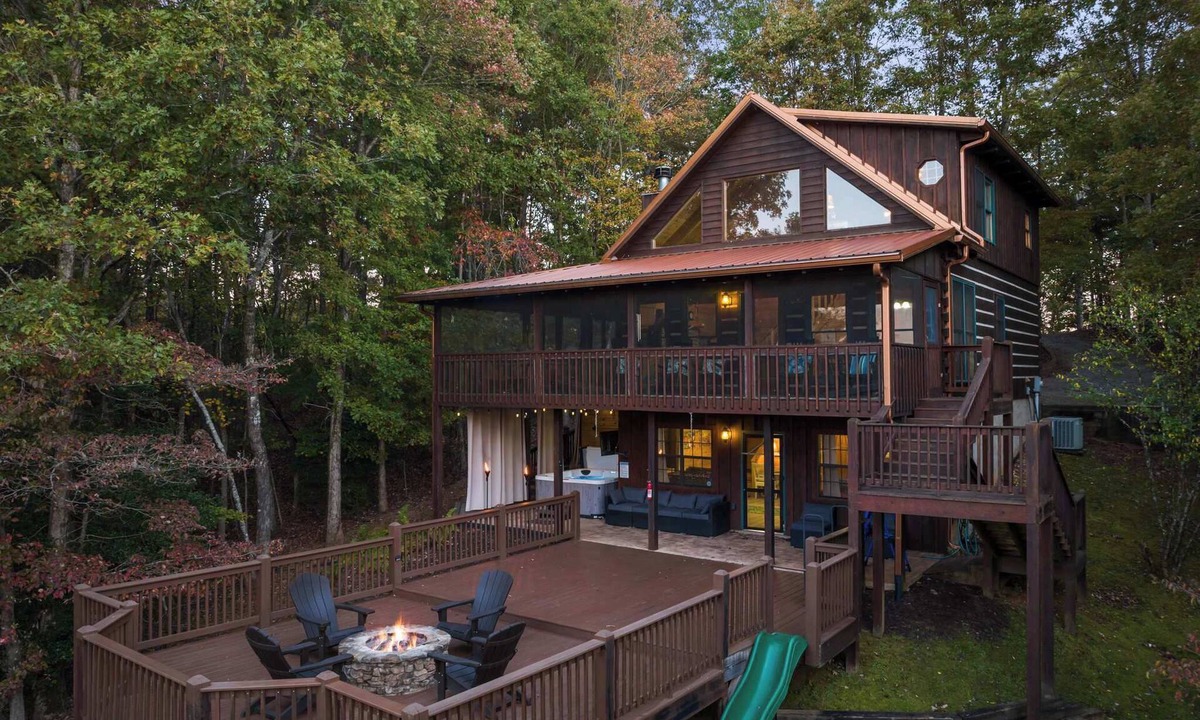 Mineral Bluff House | Mountain Views w/Slide | Hot Tub | Game Room