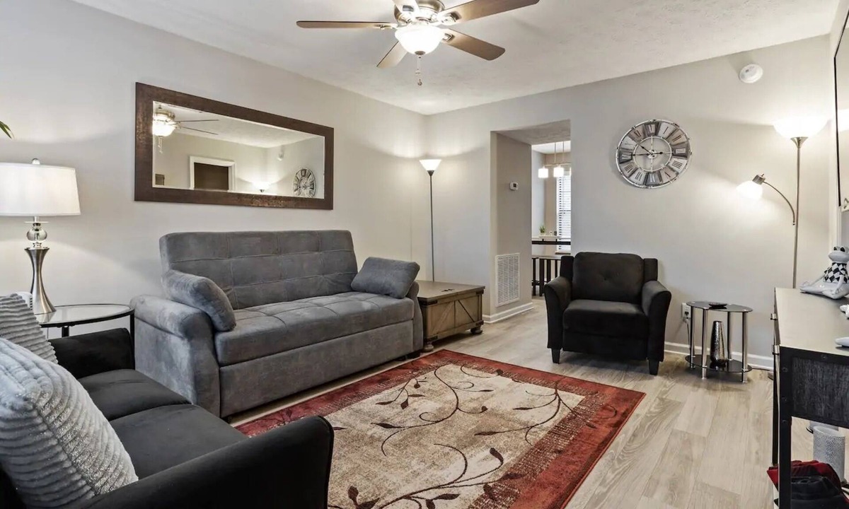 Seymour House | Mountainside Retreat Pigeon Forge (CDC Safe)