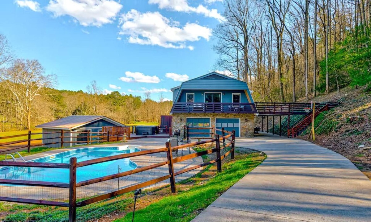 Ellijay Cabin | Mountaintown Creek Retreat: Waterfall & Trails