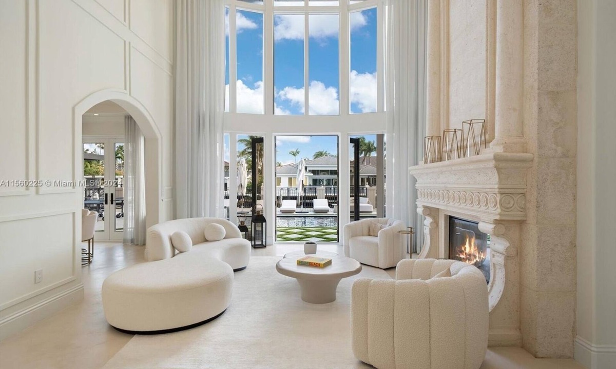North Miami Beach House | Movie theatre, Elevator Beach Mansion