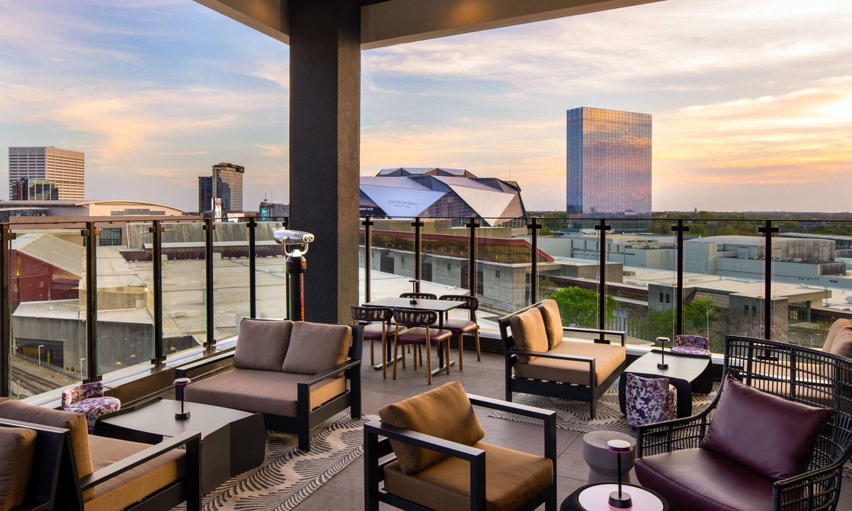 Luckie-Marietta District Hotel | Moxy Atlanta Downtown