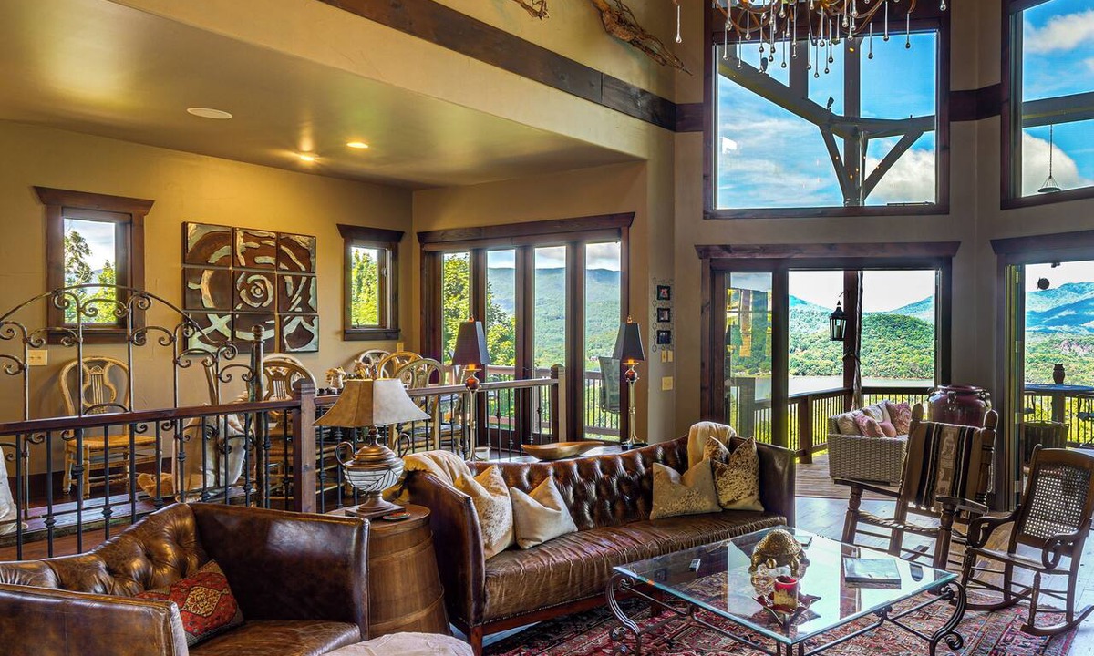 Hiawassee House | Mtn & Lake Views! Perfect for Family & Friends