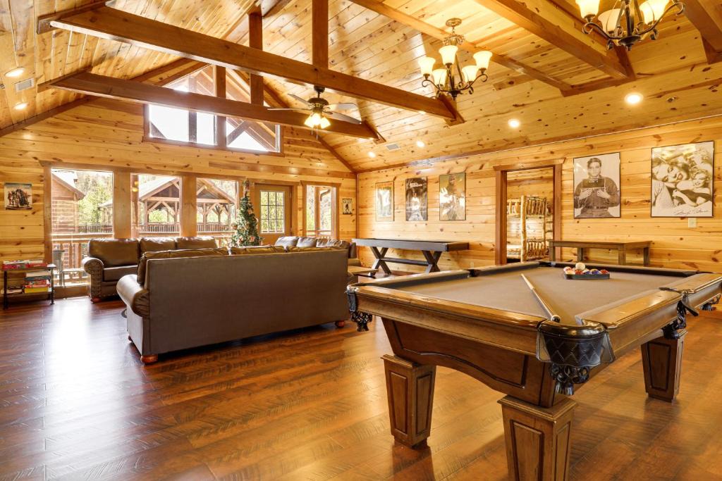 Caton House | Mtn-View Home w/Heated Indoor Pool & Hot Tub