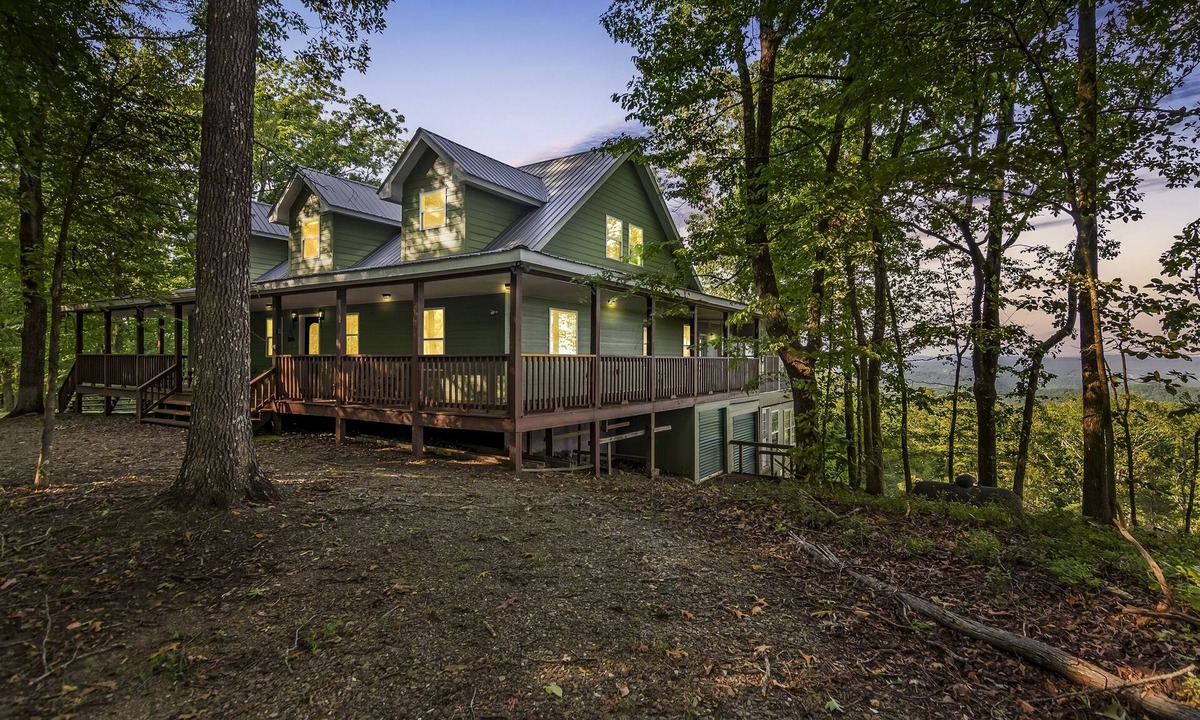 Ranger Cabin | Mtn View + Pond w/fishing + Hot Tub + Firepit + EV charger