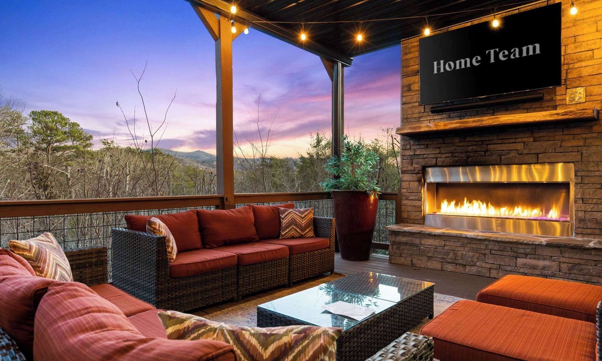 Foxfire Estates House | Mtn Views + Theater + Hot Tub | 5 King Suites