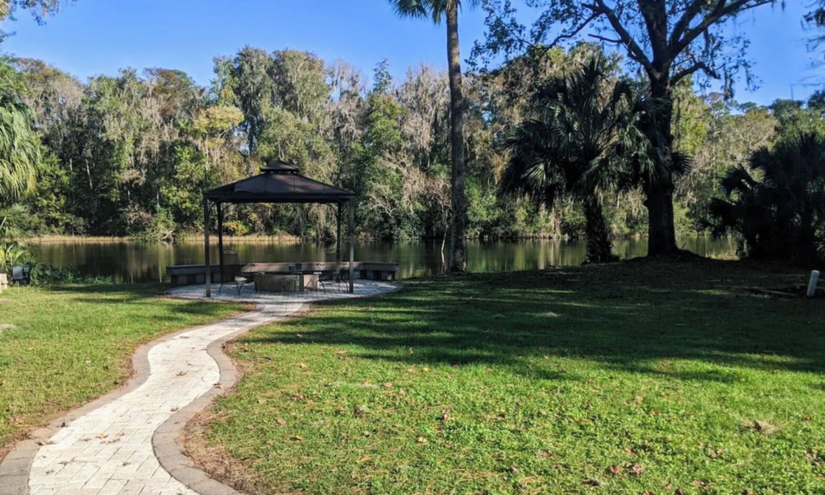 Dunnellon House | Multi-Night Discounts/Comp Days Nov 1 - Mar 1, Pet Friendly/Sleeps 15