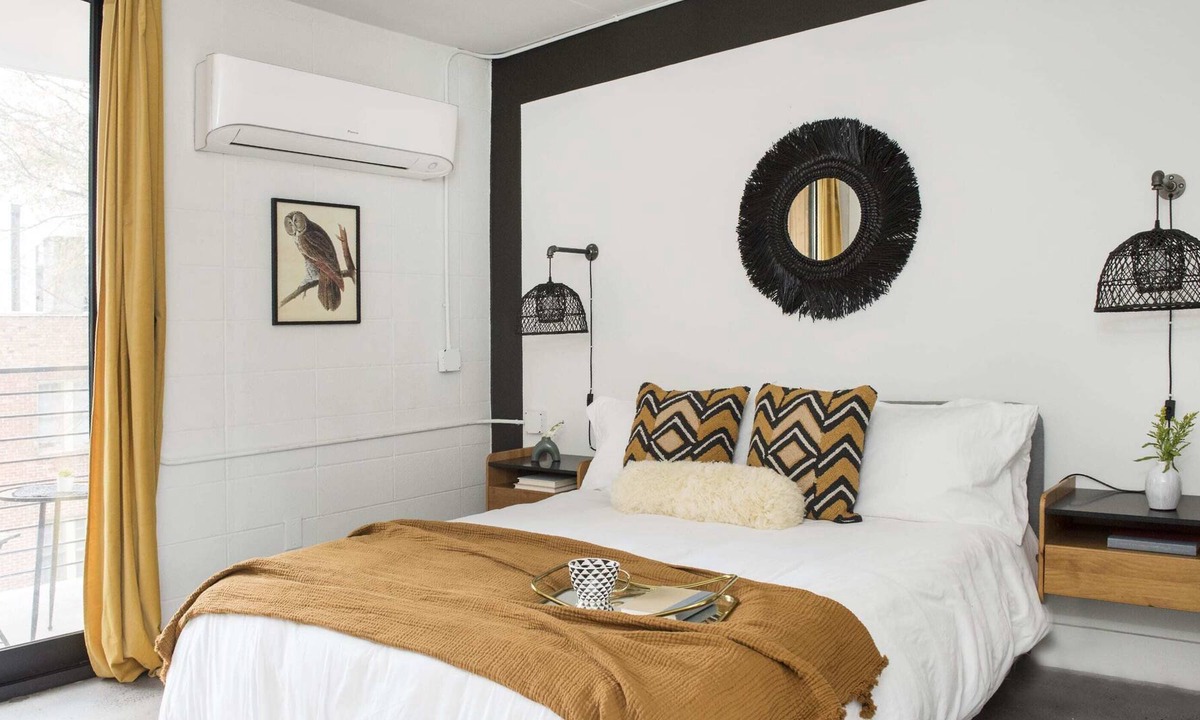 Virginia Highland Apartment | My Sharona Summary: I