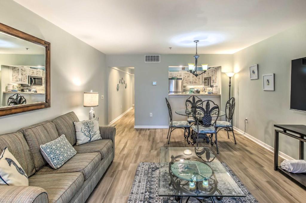 Arcadian Shores Apartment | Myrtle Beach Condo with Pool Less Than half Mi to Beach!