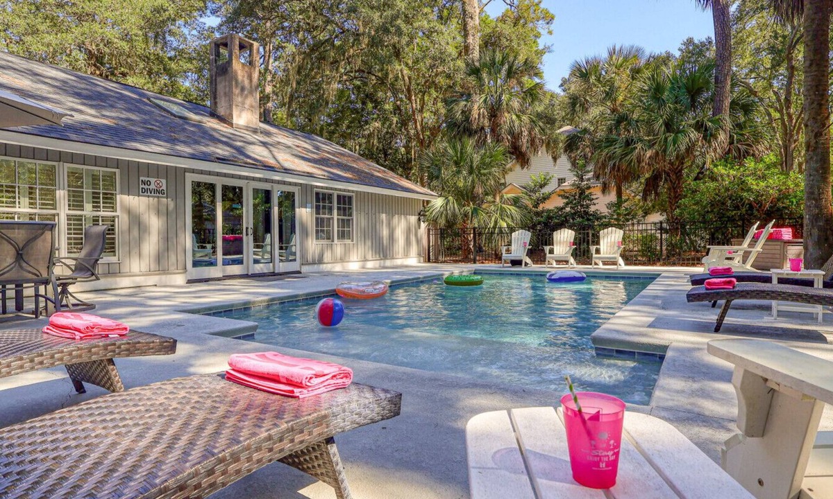 Shipyard Plantation House | MyStay at 7 Salem | Shipyard Retreat w/Private Pool + Pirate-Themed Bunk Room