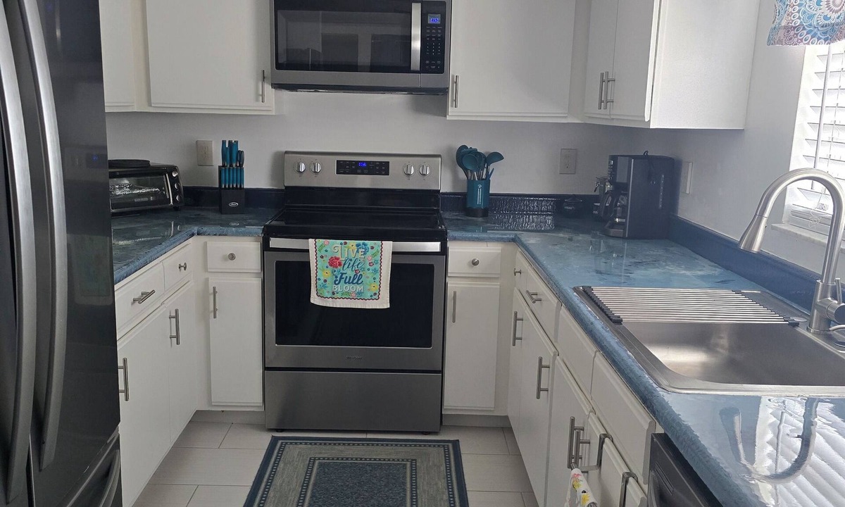 Englewood South Condo | n Come out and enjoy a tropical paradise by the gulf.