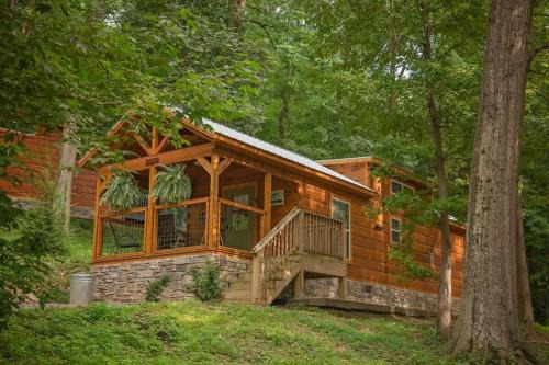 Lookout Valley Neighborhood Association House | Nana Cabin Tiny Log Home Comfort In Rustic Bliss
