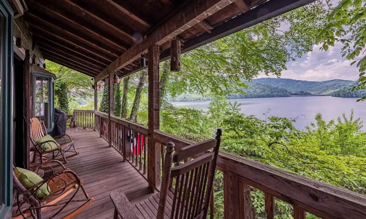 Topton House | Nantahala Lakefront Comfort - 3 BR/2.5 BA w/Private Dock