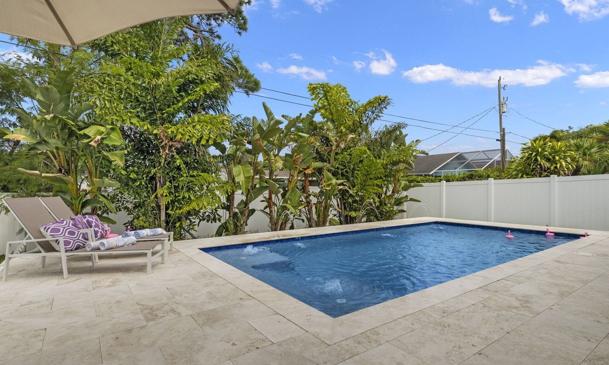 Naples Park House | Naples Beach House: Private Pool,Beach&Family Fun!