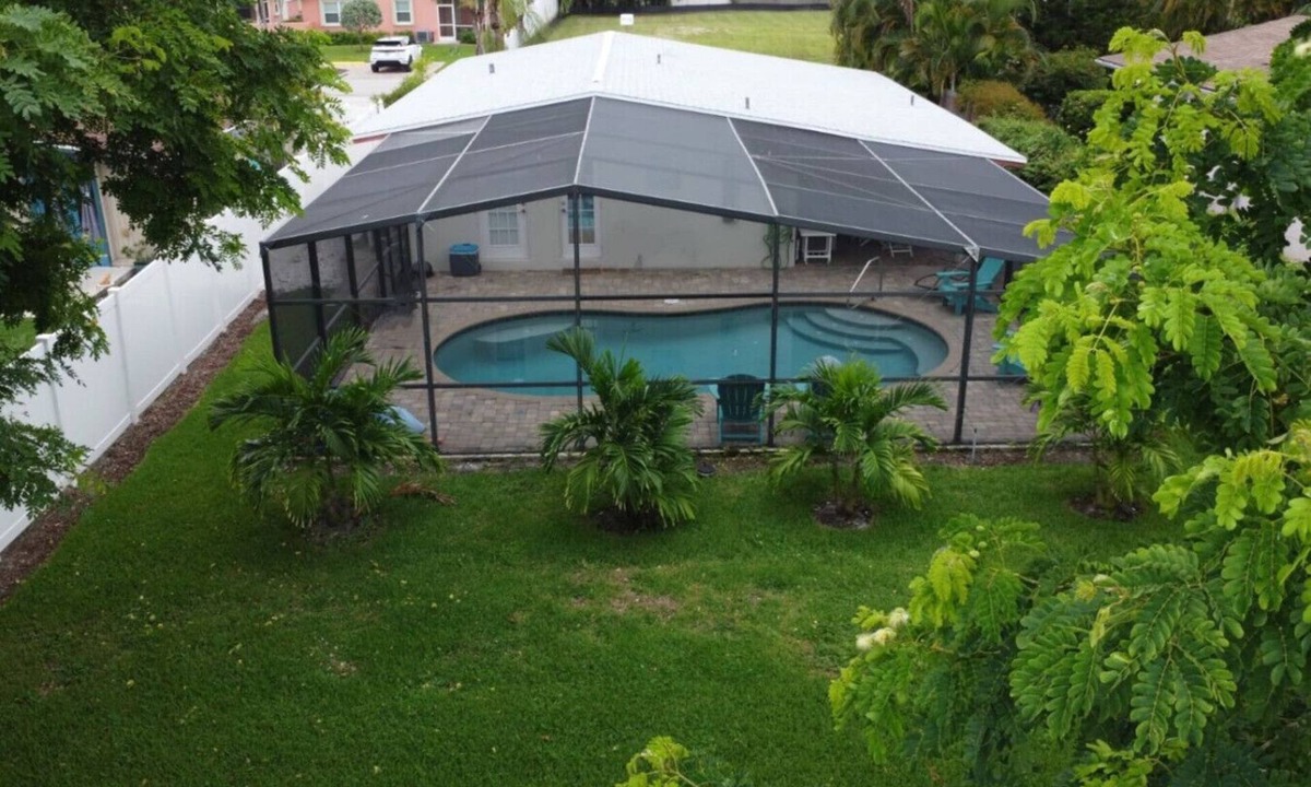 Naples Park House | Naples Park, 3bdr Pool home, Beach Vacation