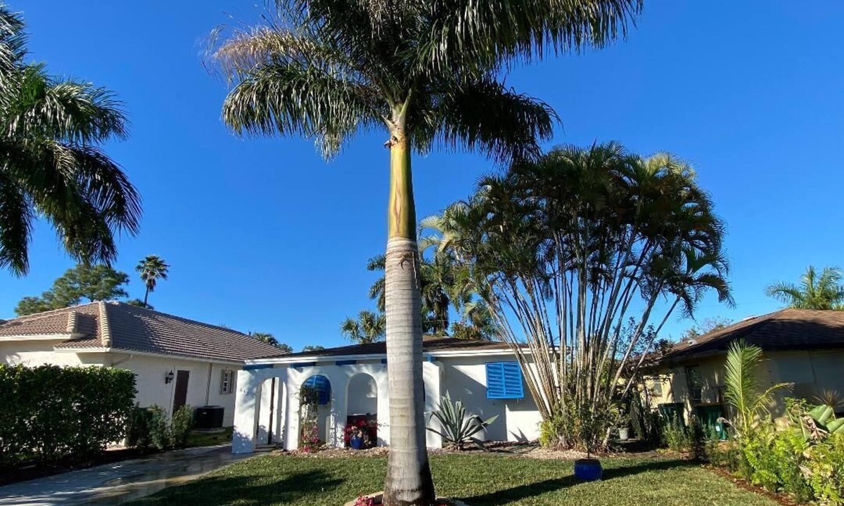 Naples Park House | Naples-Vanderbilt beach house <1 mile to beach