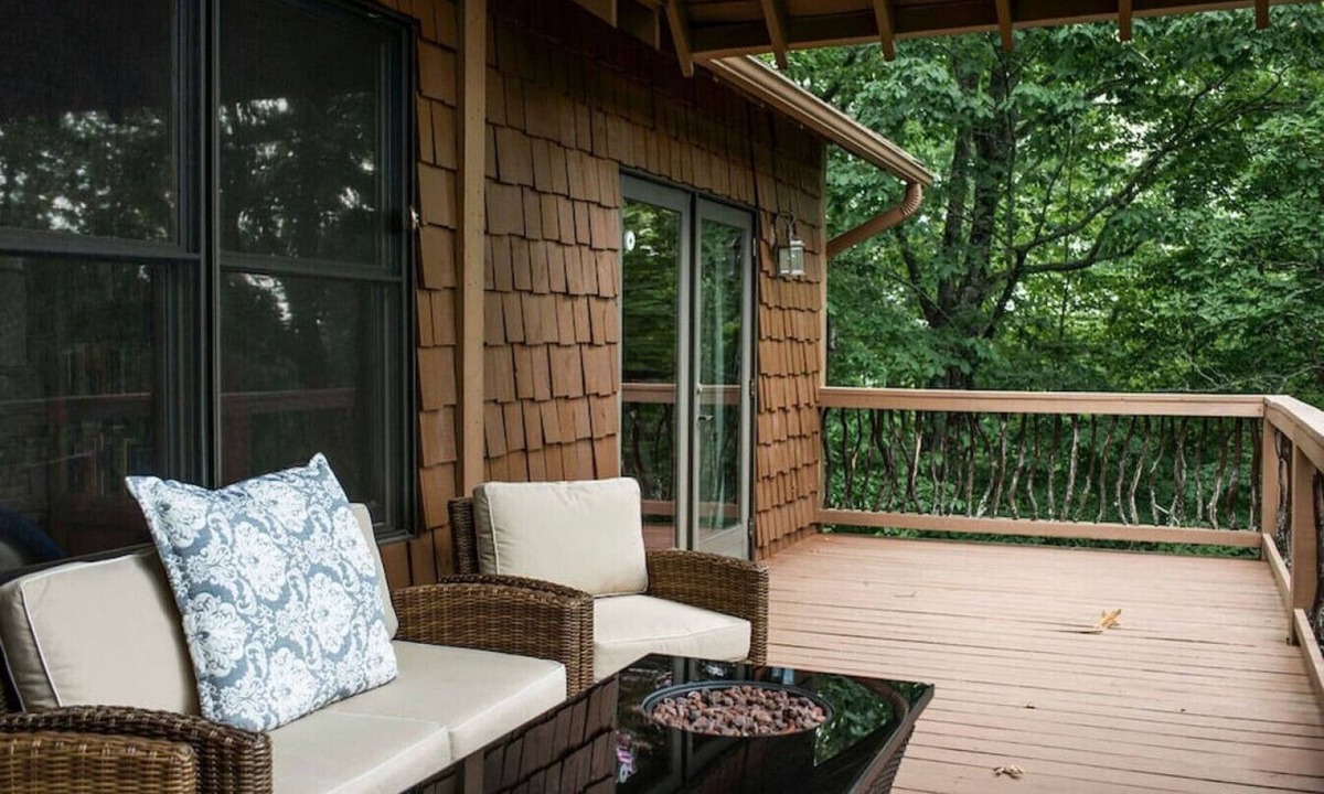 Brevard House | Nature lovers paradise in Connestee Falls 14 minutes to Brevard!