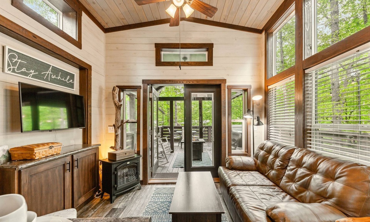 Monteagle Cabin | Nature's Oasis at The Retreat at Deer Lick Falls