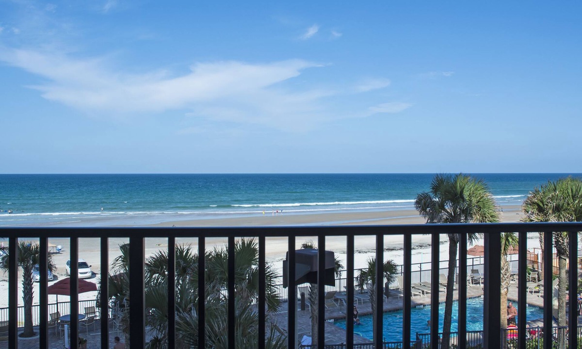 South Peninsula Historic District Hotel | Nautilus Inn