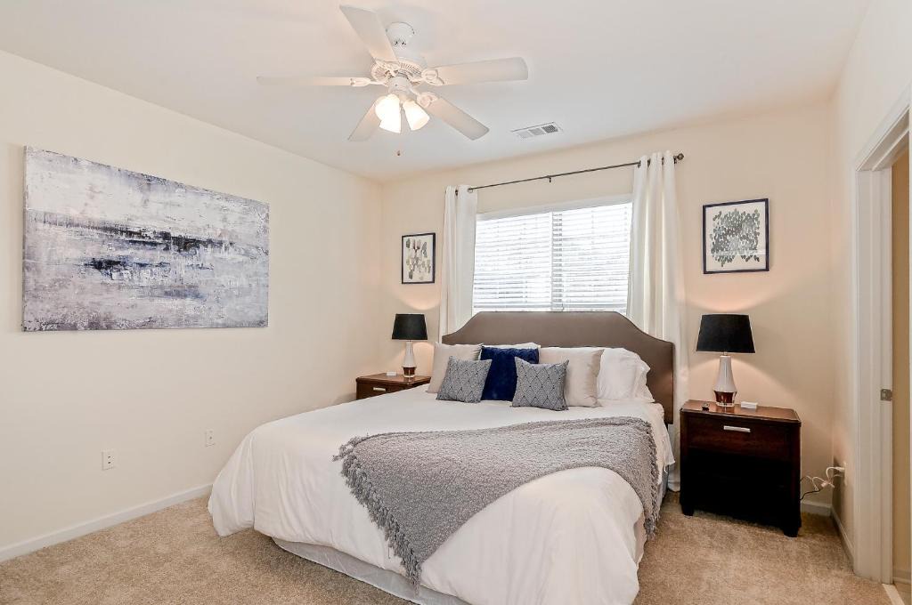 Cumberland Apartment | Near braves stadium with walk in closets