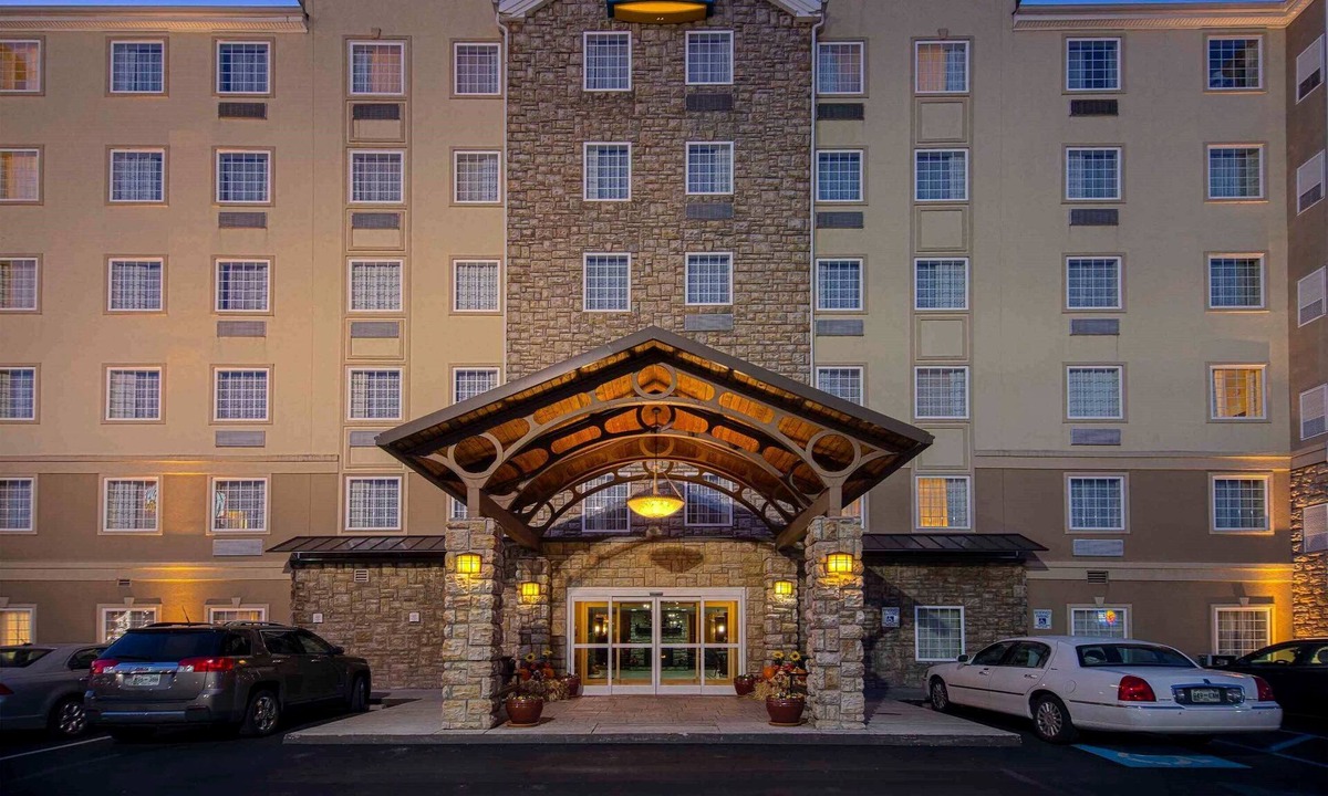 Graysville Apartment | Near CHA Airport | Free Breakfast. Pool & Gym Access.