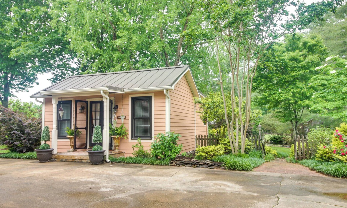 Lawndale Apartment | Near South Mountain State Park: Studio w/Deck!