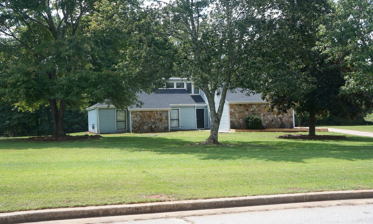Fayetteville House | Near Trilith Studios, Piedmont Fayette Hospital, and convenient to Atlanta