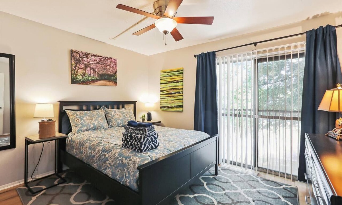 Gainesville Condo | Neat Condo - Short Walk to UF!