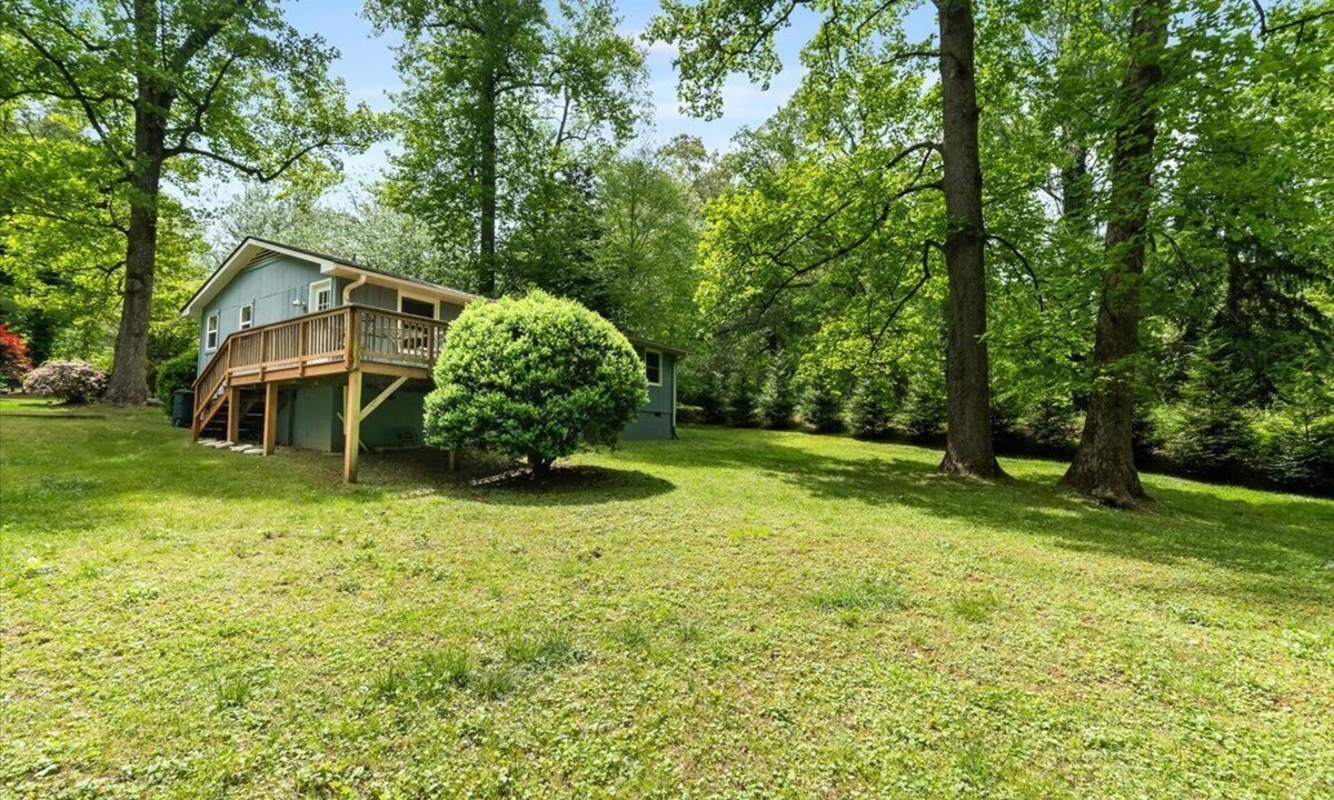 Brevard House | NEW! 2 Bd Home+ Office Closest Rental To The Brevard Music Center & Pet Friendly