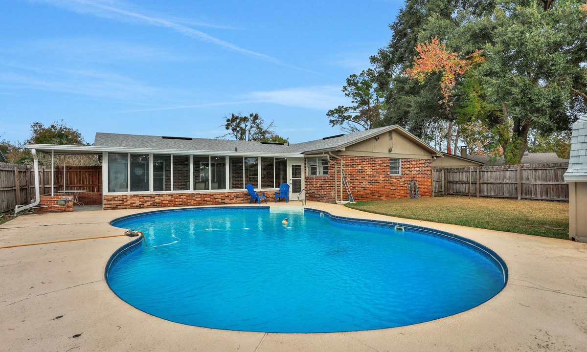 Orange Park House | NEW 3/2 Private Orange Park Pool Home