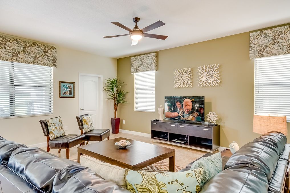Davenport House | New 6 Bedroom home with full unlimited access to water park