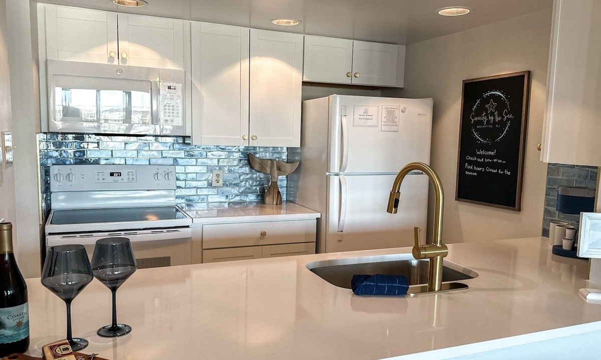 Southend Condo | NEW! Beachside, Two Pools & Partial Ocean View! Just Renovated Penthouse Condo