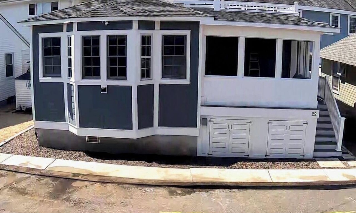 Stone Harbor House | NEW! COASTAL COTTAGE on Stone Harbor's South End - 2 Blocks From Beach & Bay