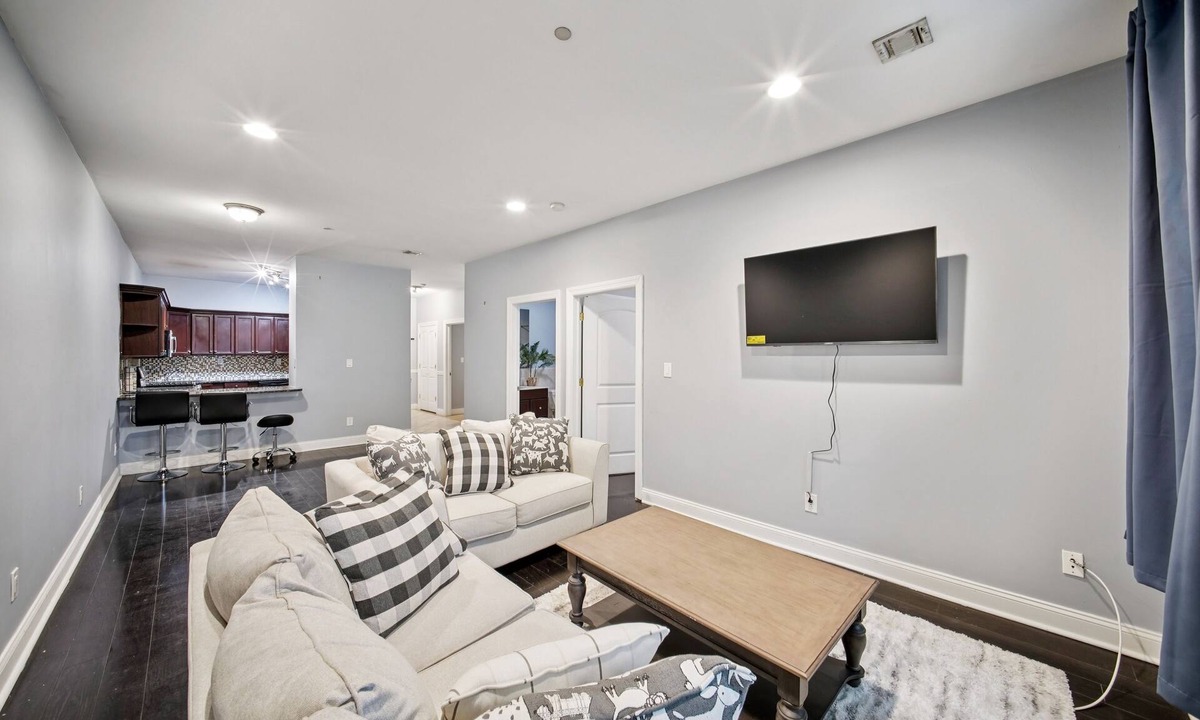 Passaic Condo | NEW! Comfortable 2BR Retreat 15 Min to NYC
