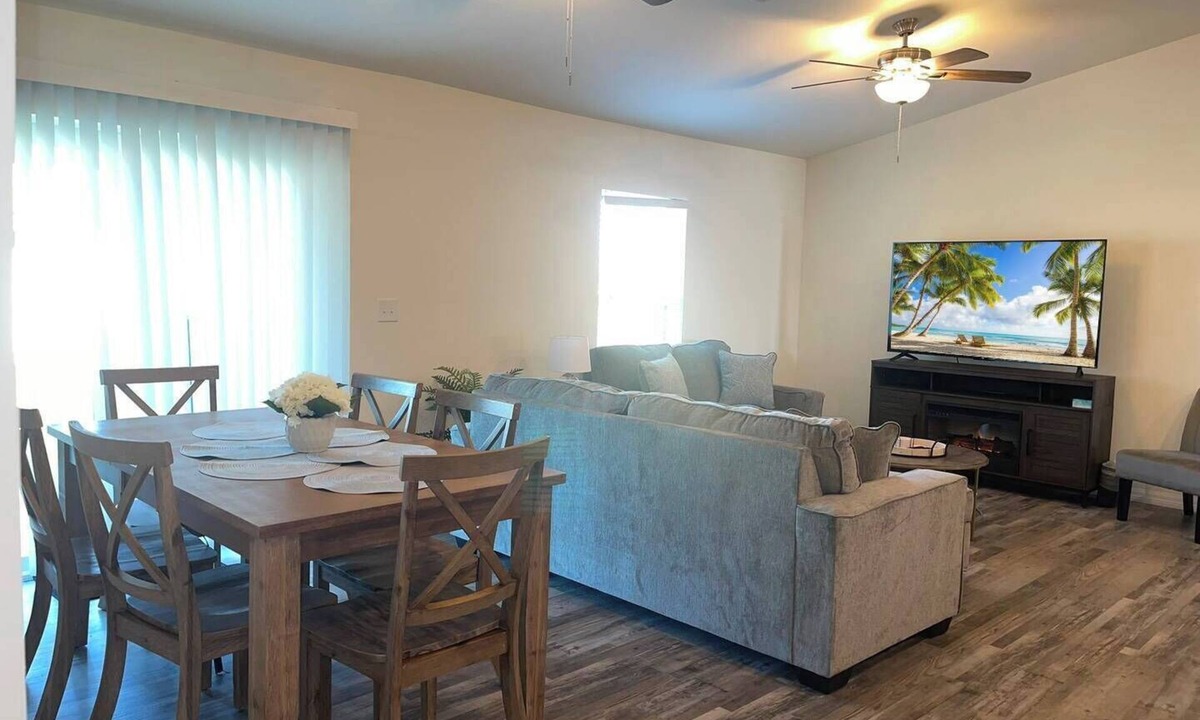 Mariner House | New Construction Home w/Lanai & Large Backyard