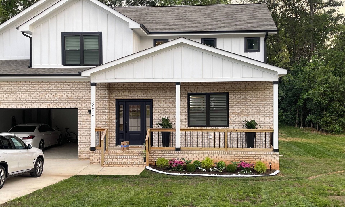Paw Creek House | New Contemporary Vacation House Uptown Charlotte
