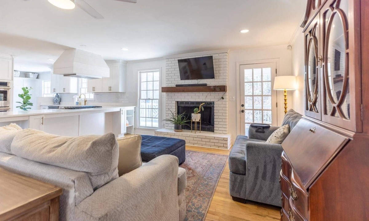 Acworth House | New! Cute and Updated Home Near Lakepoint Baseball Complex | Lake Acworth | Lake Allatoona