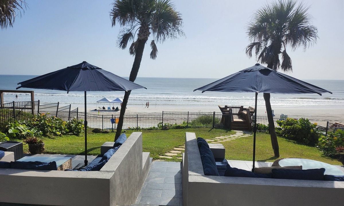 River Ridge Estates House | NEW! Daytona Beach, FL. Beachfront Estate 8 Beds 3 Ba, 1/2 acre, Sleeps 13