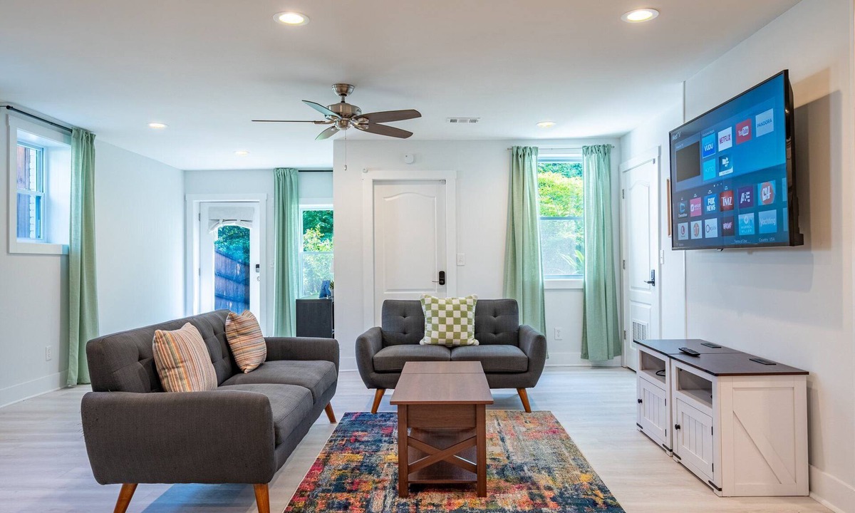 Atlanta House | New Deals! Stylish & Modern 2BR Stay in Prime Spot