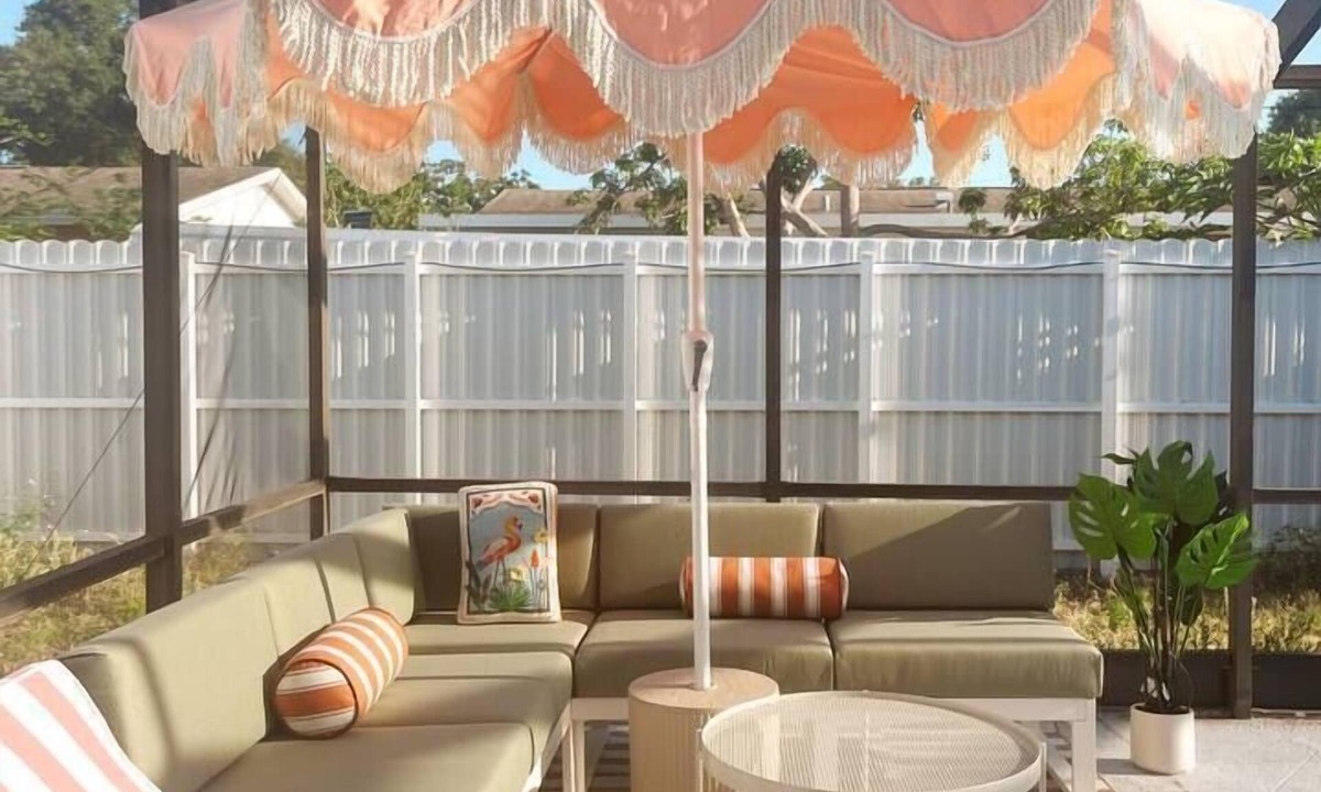 St. Petersburg - Clearwater House | NEW Designer Pool Oasis 10m to Downtown St Pete 15m to Beach