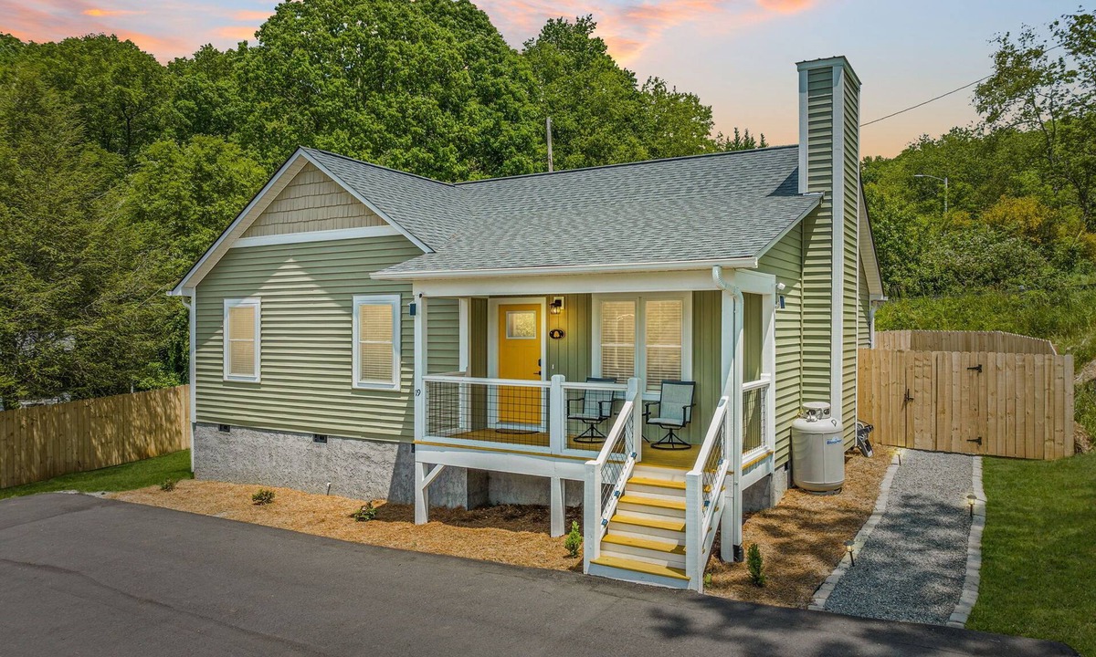 Waynesville House | New home w/hot tub, fireplace, firepit - Less than 1/2 mi to Main St.