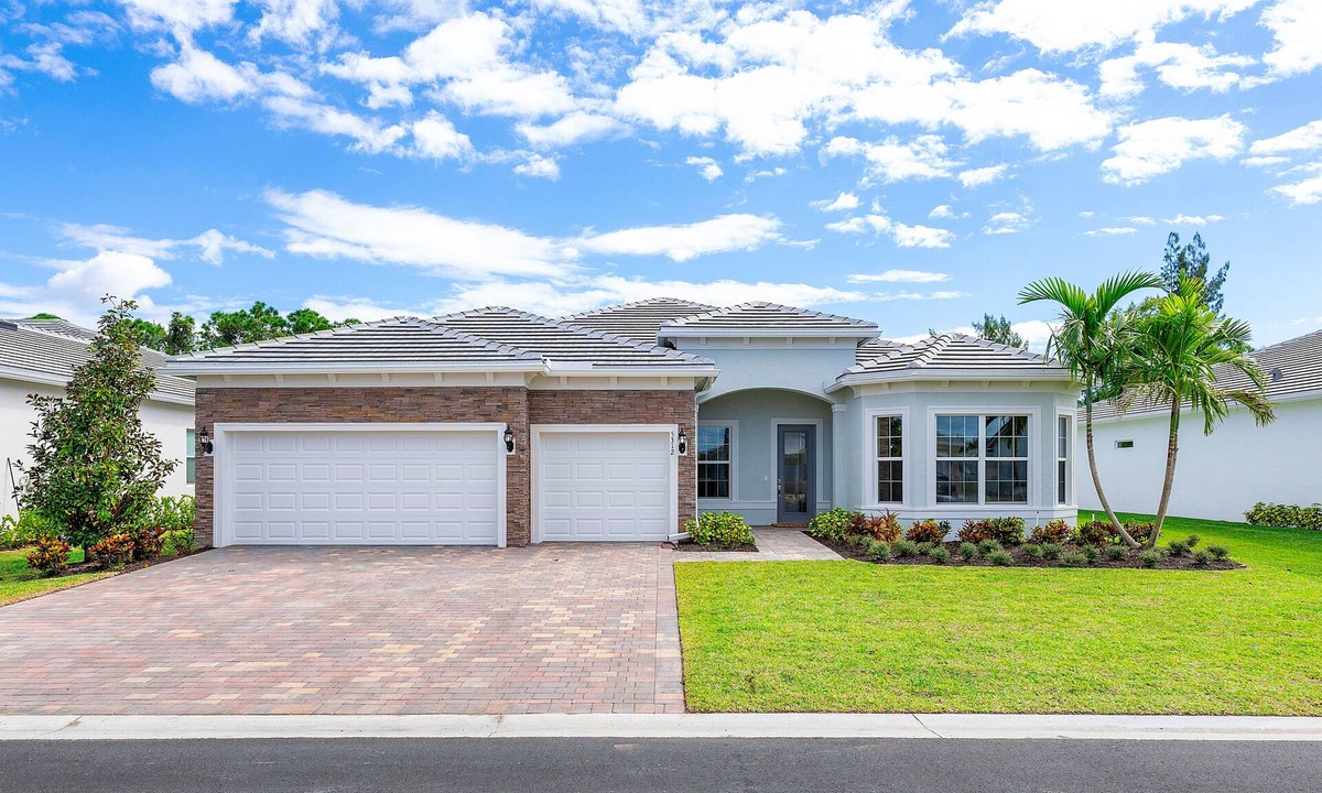 Lake Worth House | NEW House with Designer Furnishings minutes from all Equestrian Activities!