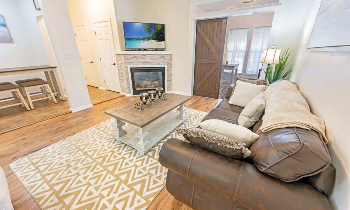 Vaught Condo | NEW Large 2BR - Savannah Shores - Pool-Pickleball