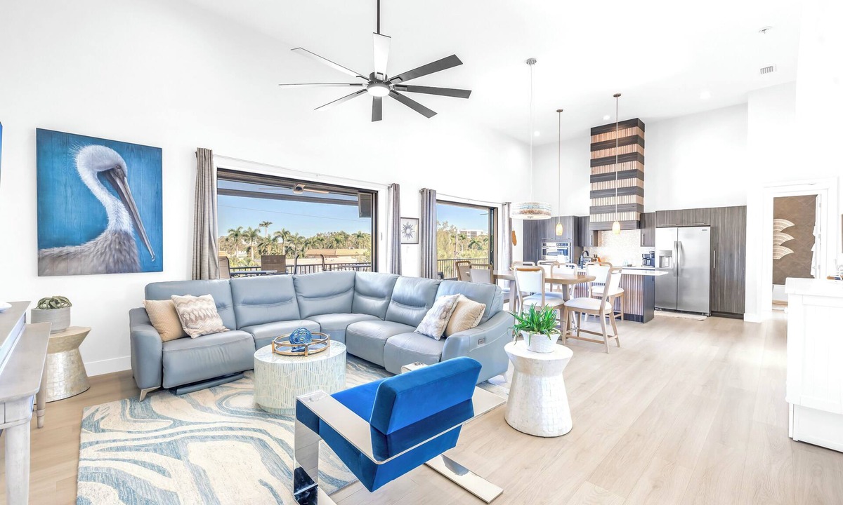 Siesta Key Condo | NEW LISTING! Gertrude's | Penthouse + Pool, 500ft to Private Beach