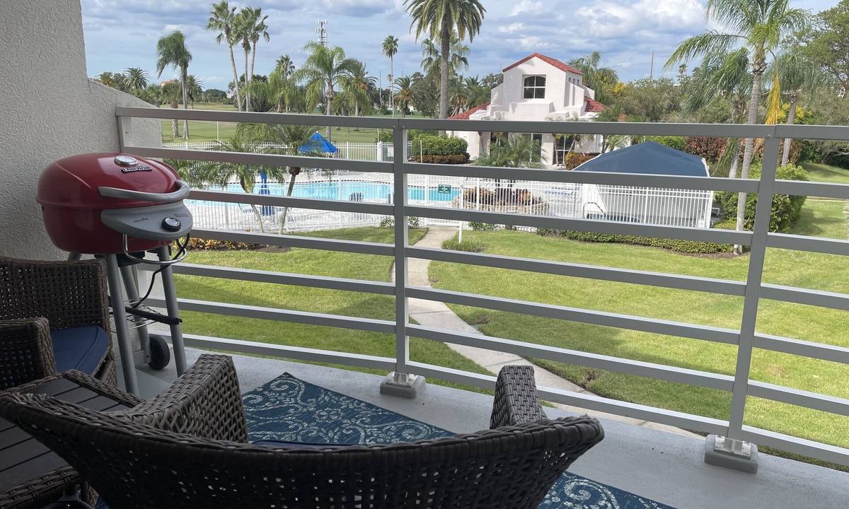Isla del Sol Condo | NEW LISTING Paradise-Newly Updated Condo Close to Everything. Beach, Bike, Pool