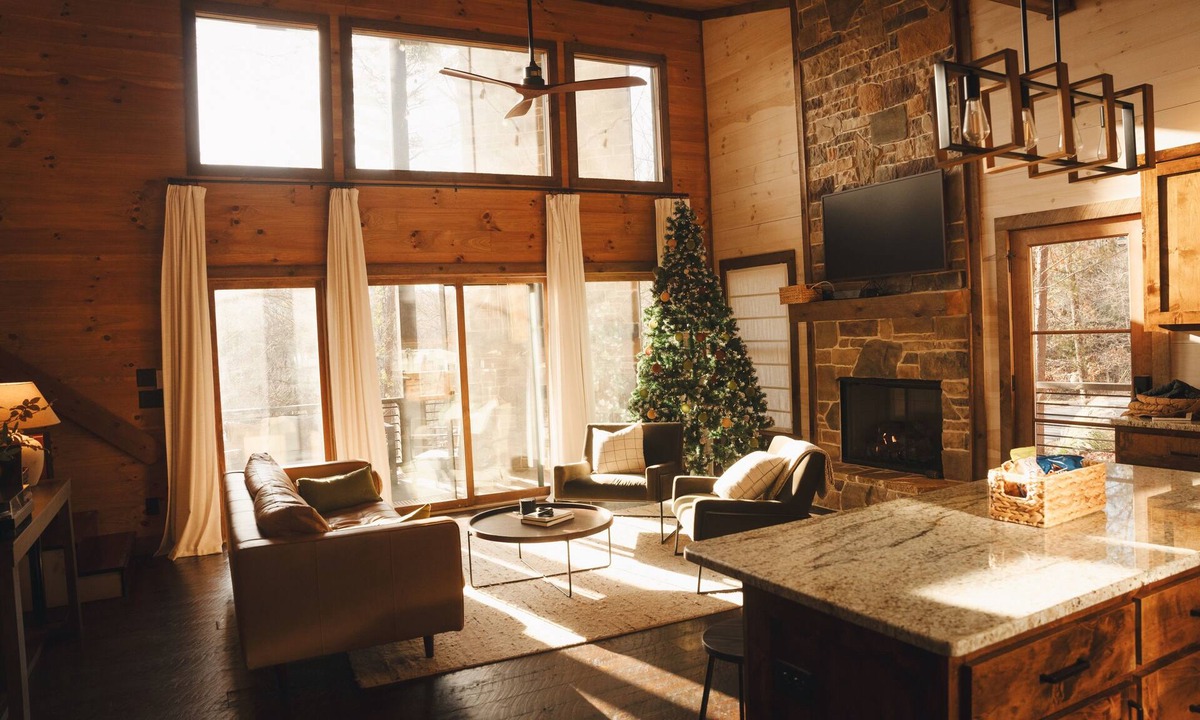 Foxfire Estates Cabin | New Luxe Treetop Cabin Hot tub Near DT