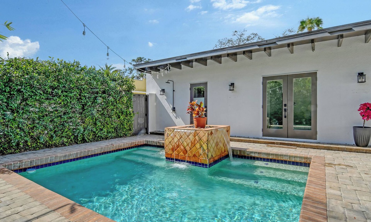 Laurel Park House | NEW! Luxurious 2BR/2BA Heart of Historic Laurel Park w/pool