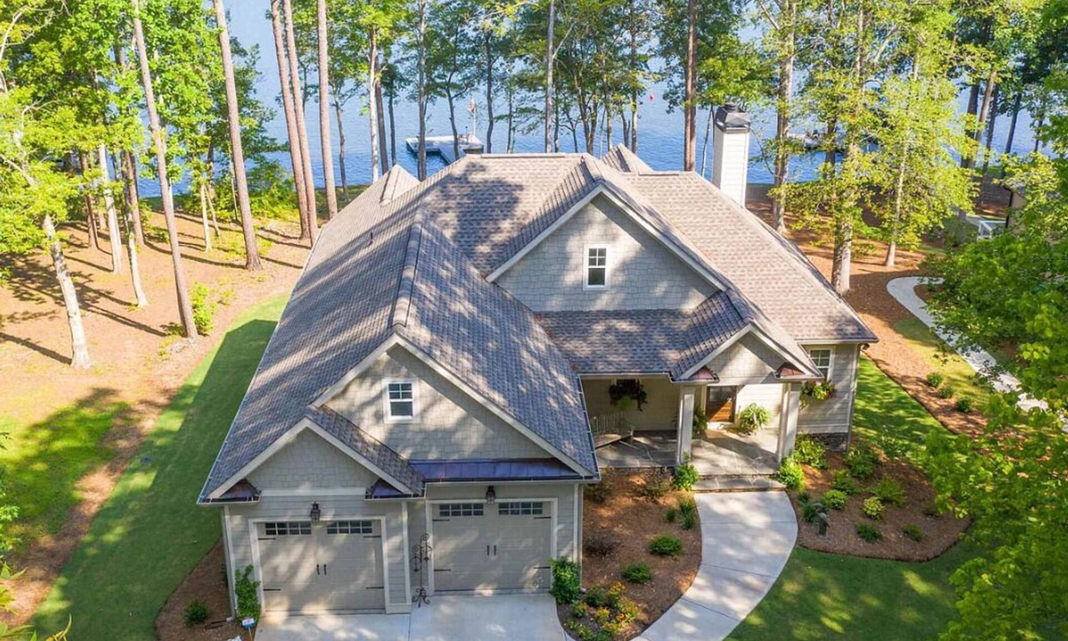 Eatonton House | New Luxury Lakefront Home! Hot tub, Boat and Swim Dock